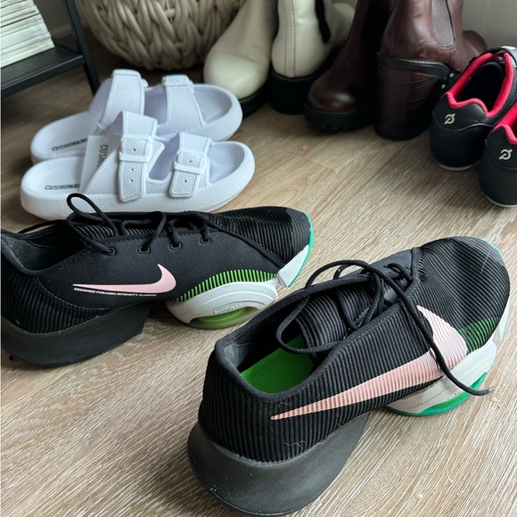 Nike Superrep Black Sneakers - Picture 3 of 4